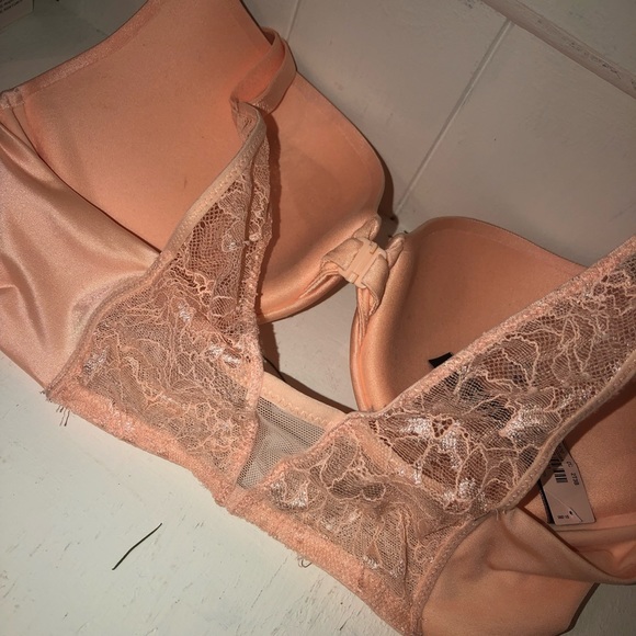 Victoria secret push up bra - Picture 2 of 4